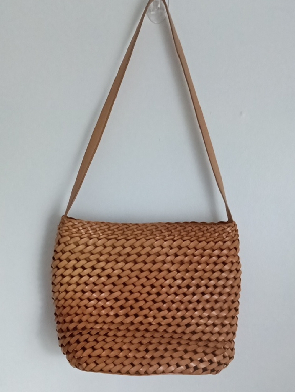 Fossil Woven Shoulder Bag in Light Tan